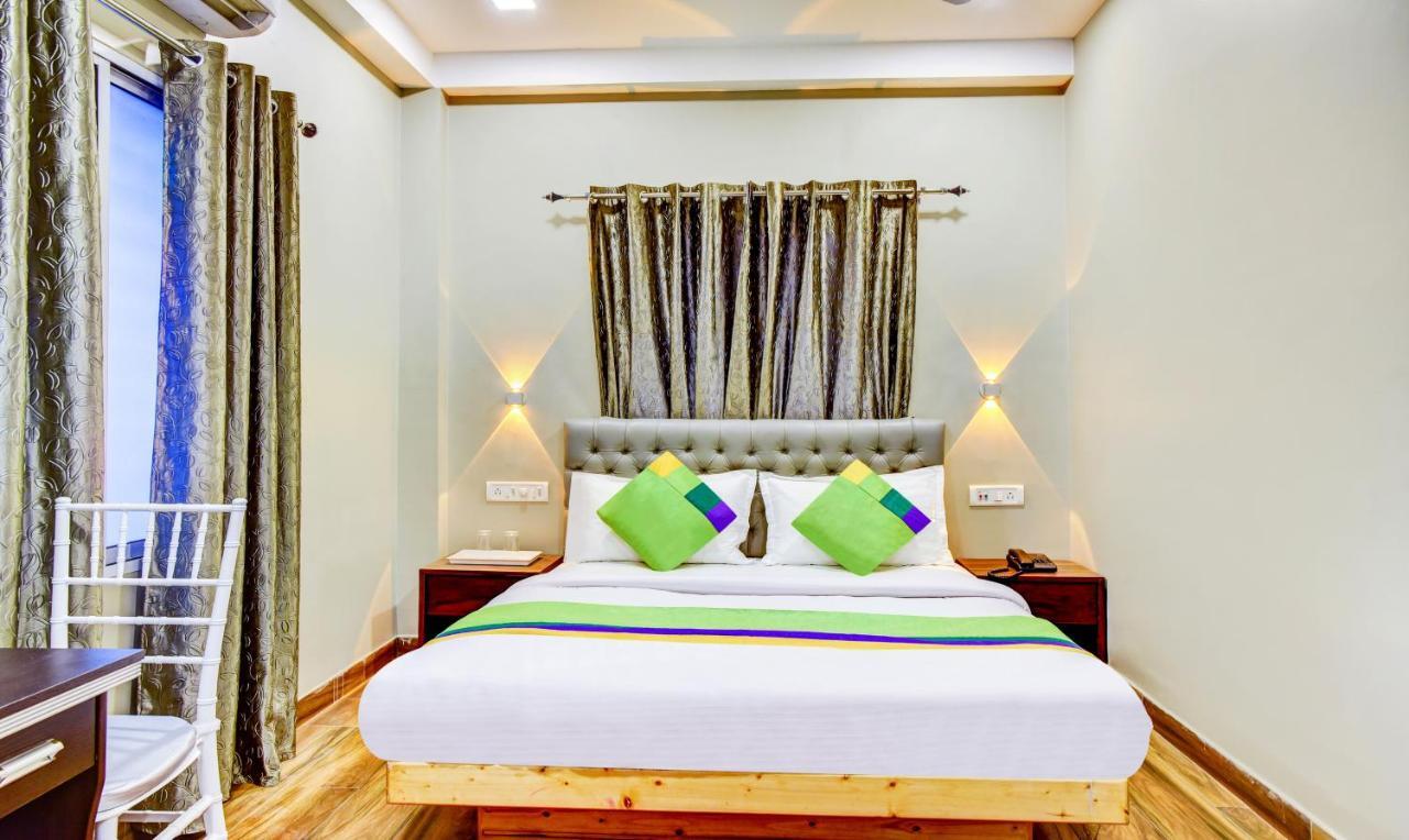 Treebo Trip Mittal Gardens Hotel Силигури Екстериор снимка